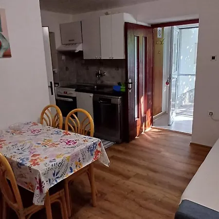 Apartma Marinka *